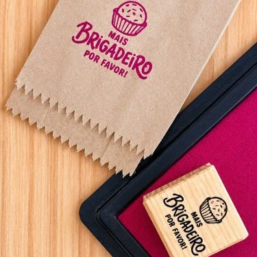 Carimbo Mais Brigadeiro Por Favor 4x4cm